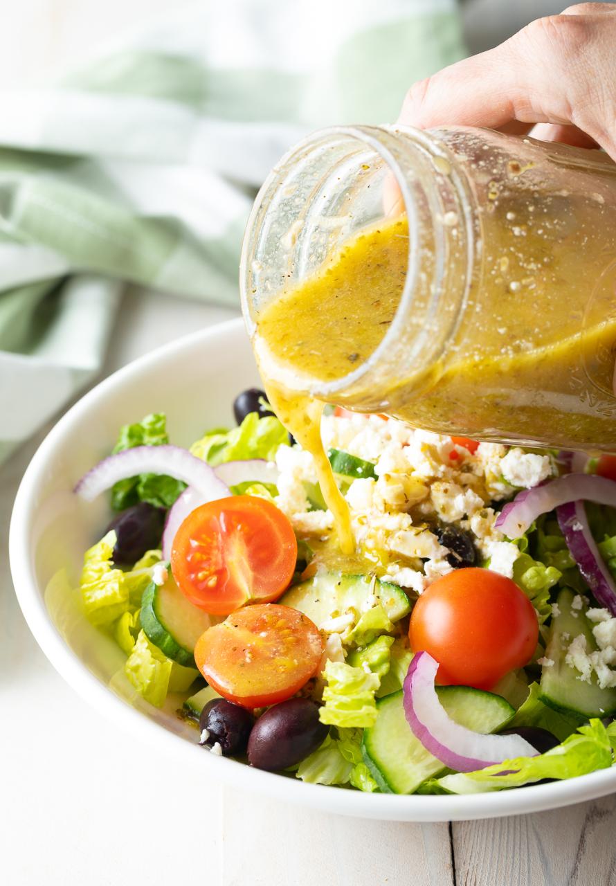 How to Make Greek Salad Dressing